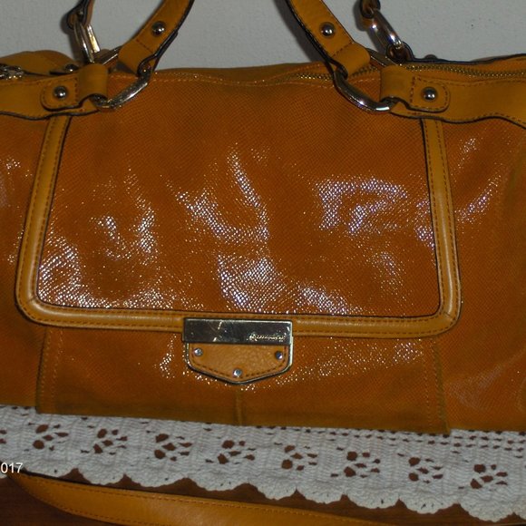 B. Makowsky Satchel Lombard Lizard Dandelion - Picture 2 of 11